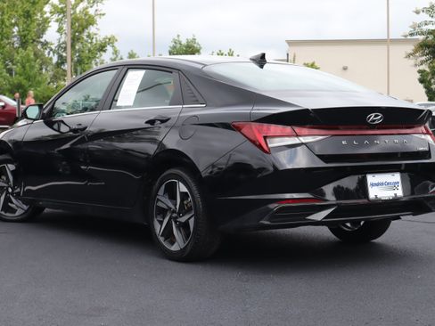 Used 2023 Hyundai Elantra Limited FWD image 3