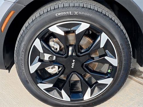 Used 2025 Kia Sorento EX image 9