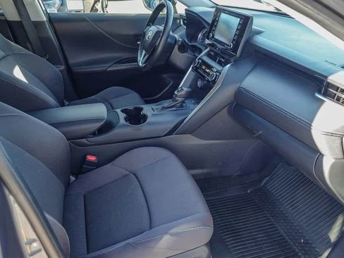Used 2021 Toyota Venza LE image 14