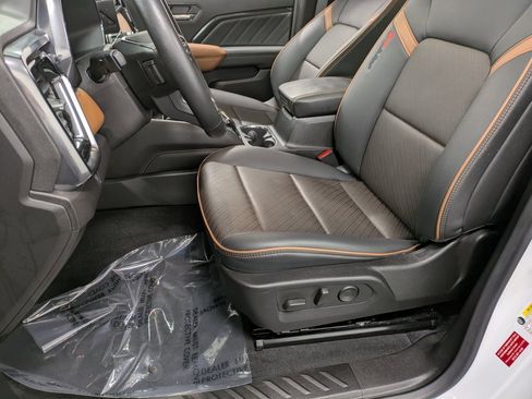 Used 2024 GMC Canyon AT4 w/ AT4 Premium Package image 11