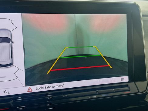 Used 2025 Volkswagen Atlas Cross Sport SE image 23