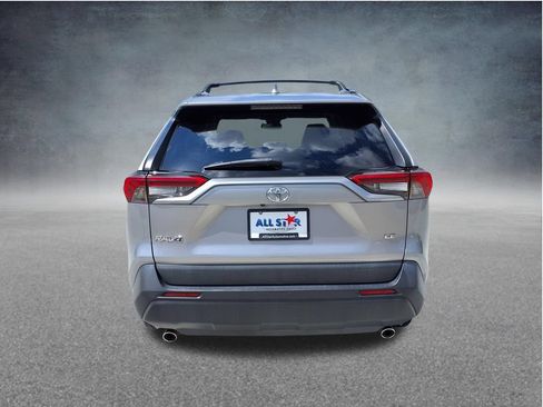 Used 2021 Toyota RAV4 LE w/ Carpet Mat Package (TMS) FWD image 8