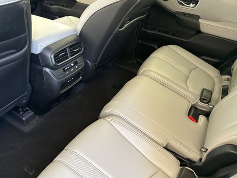 Certified 2025 Honda Pilot Touring image 26
