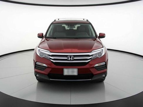Used 2018 Honda Pilot Touring image 2