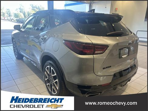 Used 2023 Chevrolet Blazer RS w/ Driver Confidence II Package FWD image 5