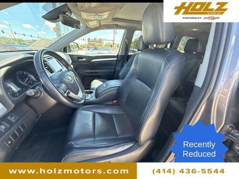 Used 2017 Toyota Highlander XLE AWD/4WD image 19