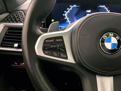 Certified 2024 BMW X7 xDrive40i w/ M Sport Package image 18