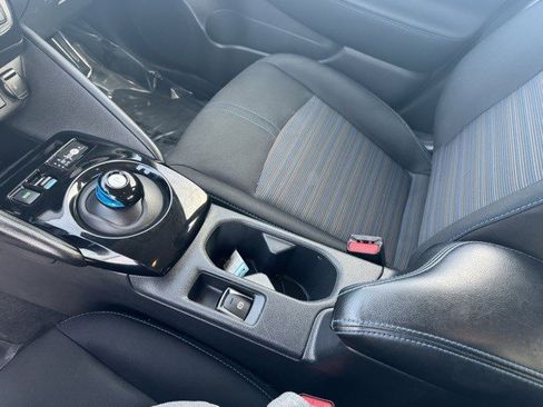 Used 2020 Nissan Leaf SV w/ SV Technology Package image 21