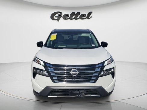 Used 2024 Nissan Rogue SL w/ SL Premium Package FWD image 2