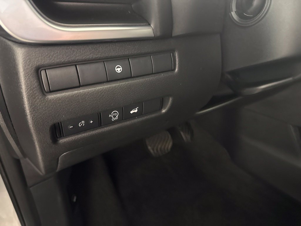 Used 2024 Nissan Rogue SV AWD/4WD image 20