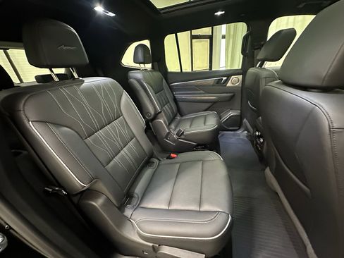 Certified 2025 Buick Enclave Avenir AWD/4WD image 23