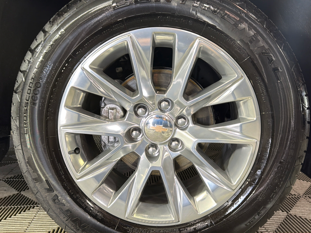Used 2026 Chevrolet Suburban Premier AWD/4WD image 42