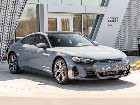 Certified 2023 Audi e-tron GT Premium Plus image 22