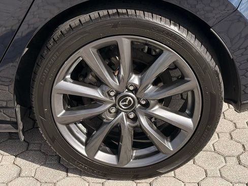 Used 2020 MAZDA MAZDA3 Hatchback FWD image 18