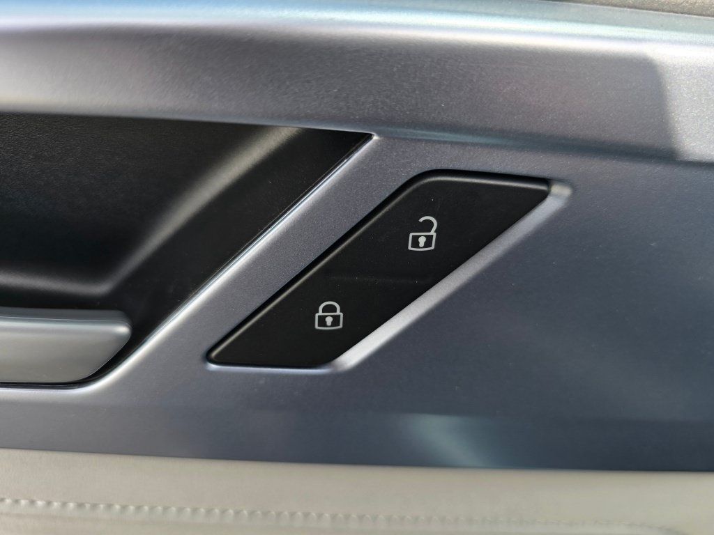 New 2026 Volkswagen Taos SE AWD/4WD image 20