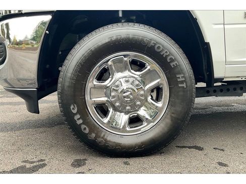 Used 2022 RAM 2500 Big Horn w/ Cold Weather Group image 9