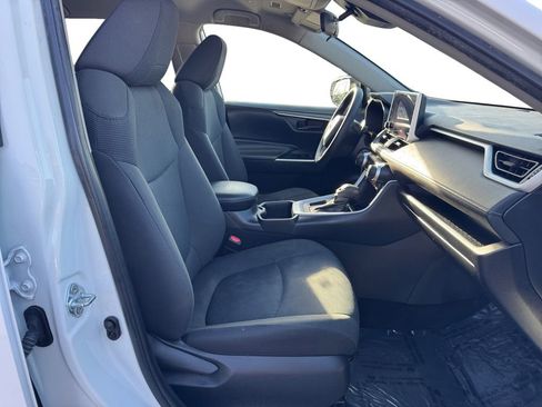 Used 2023 Toyota RAV4 LE FWD image 15