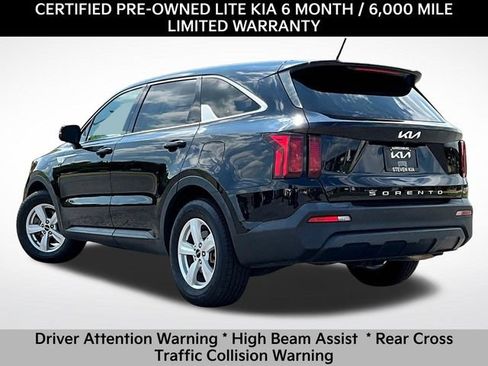 Used 2022 Kia Sorento LX FWD image 4