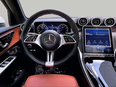 Used 2023 Mercedes-Benz GLC 300 4MATIC image 6