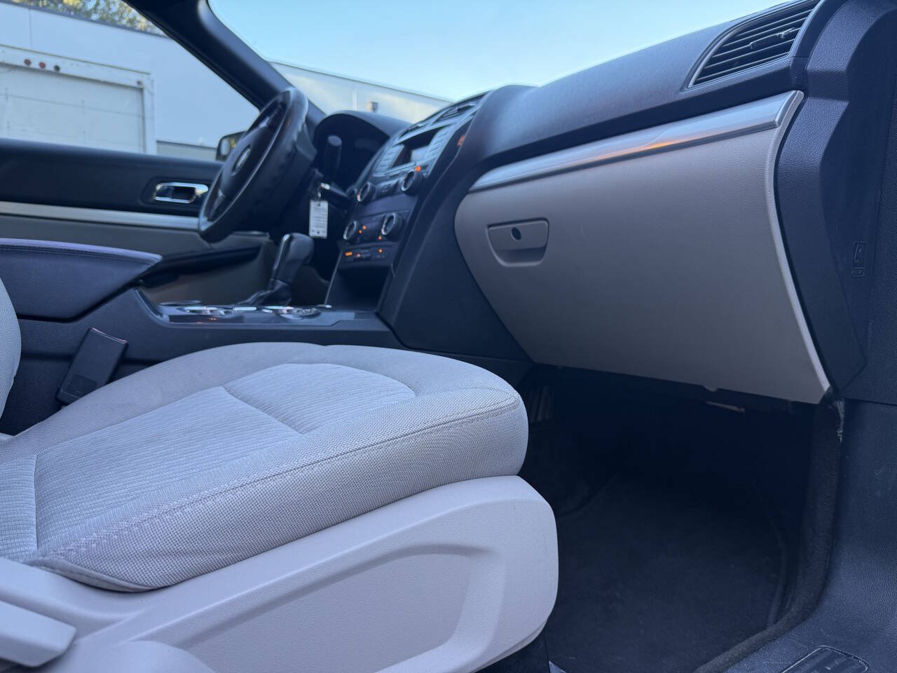 Used 2018 Ford Explorer FWD image 32