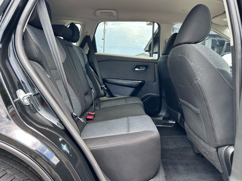 Used 2023 Nissan Rogue SV AWD/4WD image 16