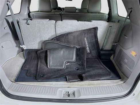 Used 2017 Toyota Highlander Limited image 27