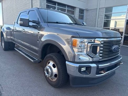 Used 2022 Ford F350 XLT w/ XLT Premium Package AWD/4WD image 3