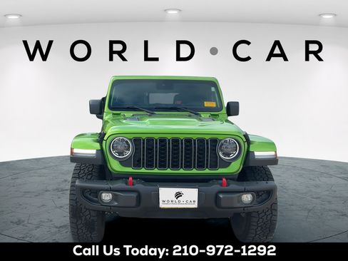 Used 2025 Jeep Gladiator Rubicon w/ Steel Bumper Group AWD/4WD image 16