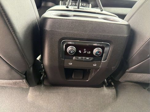 Used 2024 Chevrolet Tahoe LT AWD/4WD image 34