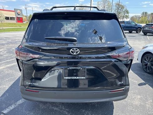 New 2026 Toyota Sienna XLE AWD/4WD image 6