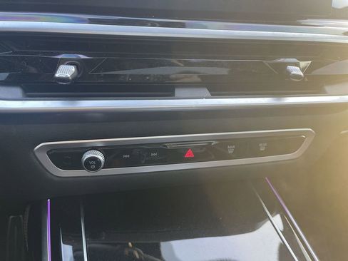 Used 2023 BMW X7 M60i image 26