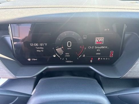 Used 2024 GMC Acadia Denali FWD image 16