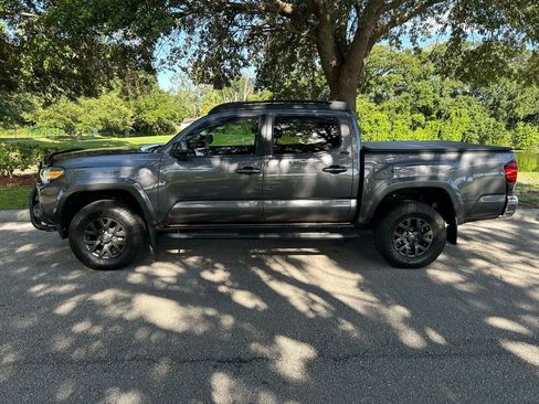 Used 2020 Toyota Tacoma SR5 RWD image 3