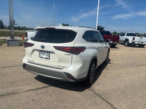 Used 2020 Toyota Highlander Limited AWD/4WD image 8