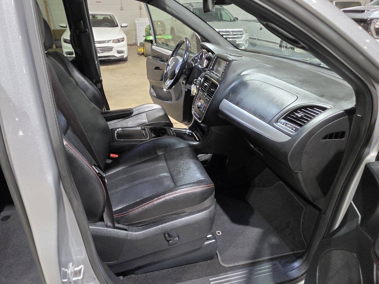 Used 2019 Dodge Grand Caravan GT FWD image 32