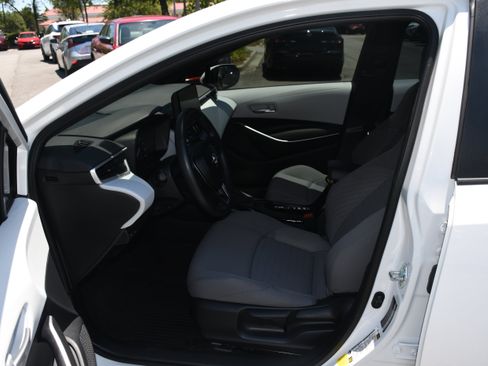 Used 2025 Toyota Corolla SE FWD image 7