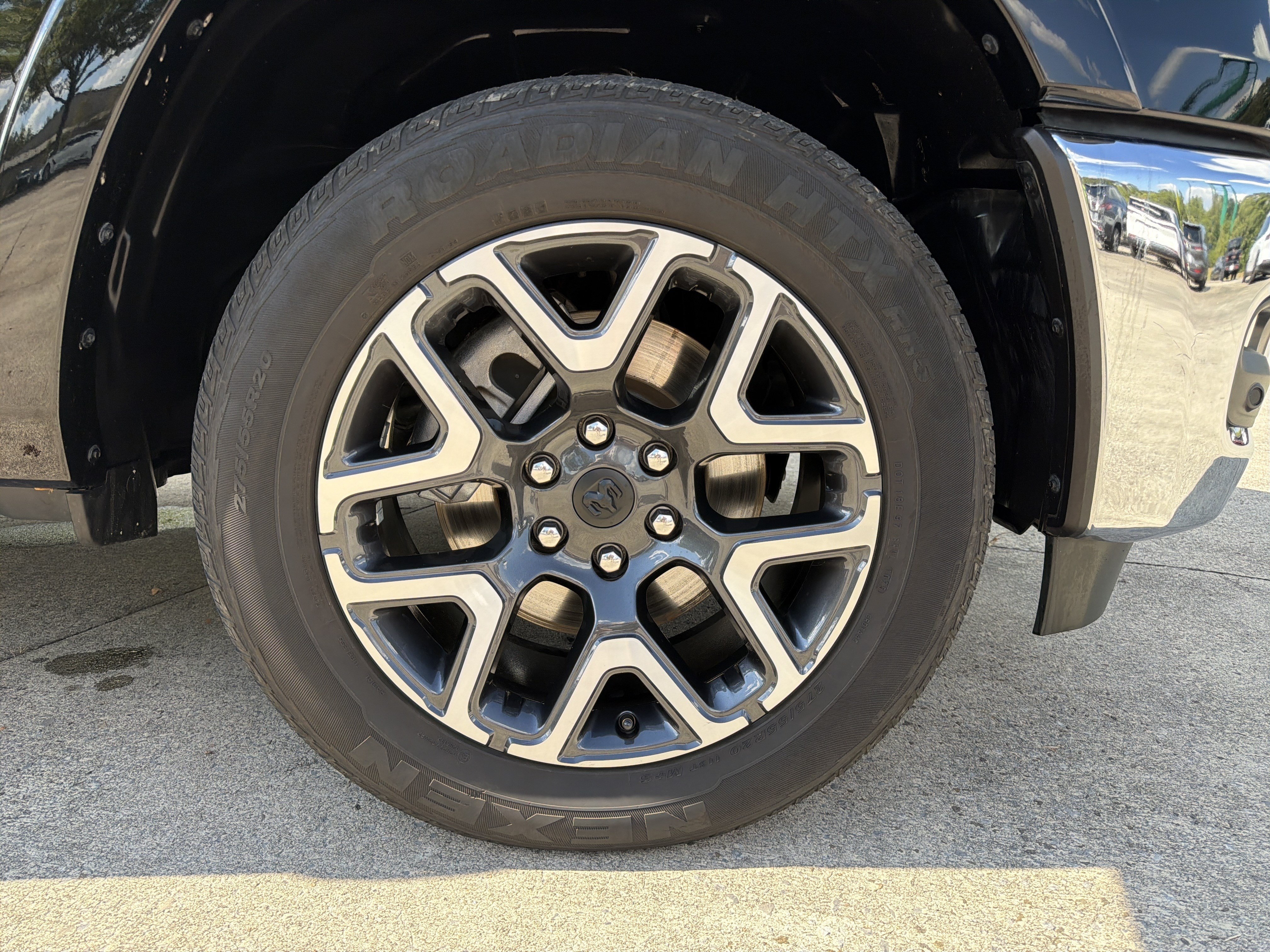 Used 2026 RAM 1500 Laramie AWD/4WD image 12