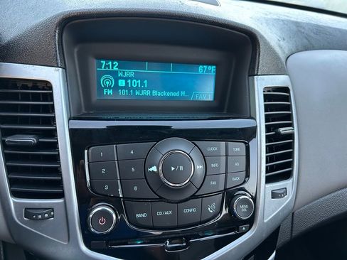 Used 2016 Chevrolet Cruze LS image 22