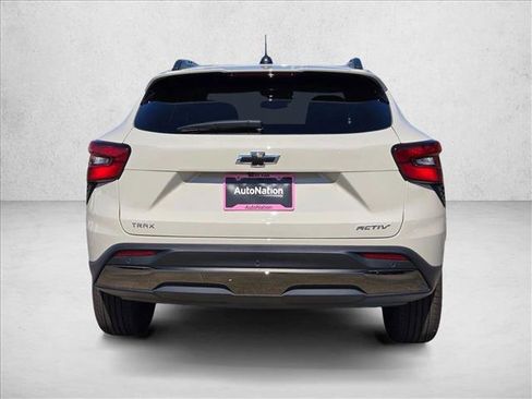 New 2026 Chevrolet Trax ACTIV w/ Sunroof Package image 8