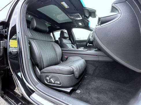 Certified 2024 Genesis G90 3.5T image 16