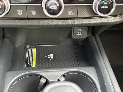 Used 2025 Honda HR-V EX-L image 24
