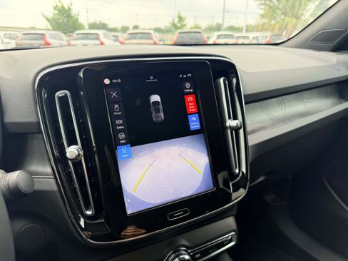 Certified 2023 Volvo C40 P8 Recharge Plus AWD/4WD image 19