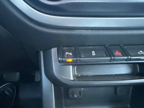 Used 2021 Chevrolet Colorado LT w/ Fleet Safety Package RWD image 20