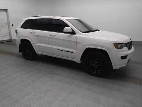 Used 2020 Jeep Grand Cherokee Altitude RWD image 11