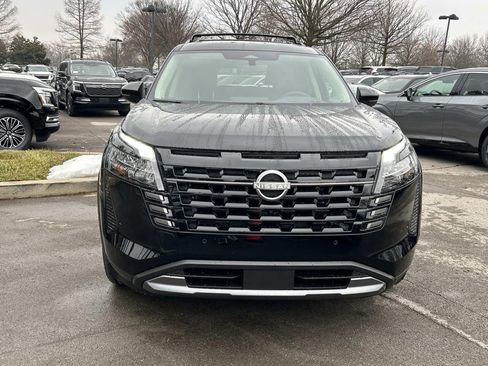 New 2026 Nissan Pathfinder Platinum AWD/4WD image 2