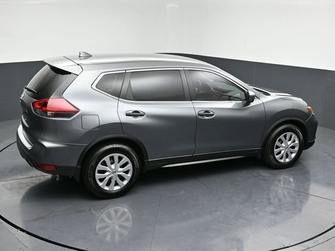 Used 2018 Nissan Rogue S image 26