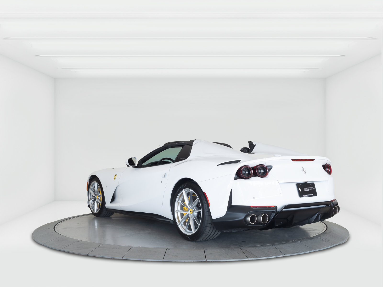 Used 2022 Ferrari 812 GTS RWD image 3