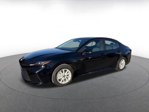 Used 2025 Toyota Camry LE FWD image 7