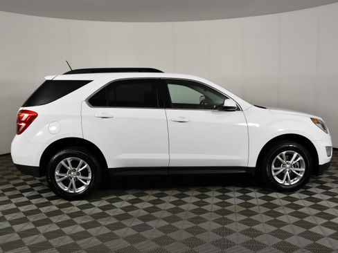 Used 2017 Chevrolet Equinox LT w/ Convenience Package AWD/4WD image 5