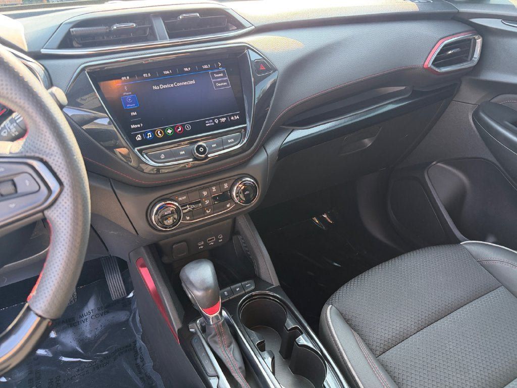 Used 2023 Chevrolet TrailBlazer RS w/ Convenience Package AWD/4WD image 18